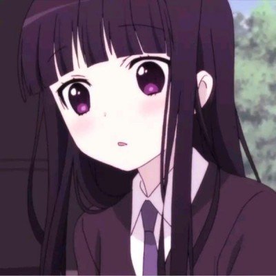 学校回应家长烈日下隔栅栏送餐